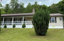 6112 Ky. Rt. 302, Van Lear, KY 41240