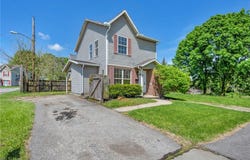 71 Chestnut Street, Elyria, OH 44035