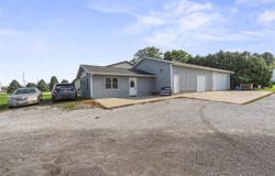 405 N Maplewood Avenue, IA 52361