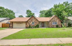 205 Fox Run Circle, Jenks, OK 74037