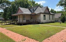 101 W Taylor Street, Caney, KS 67333