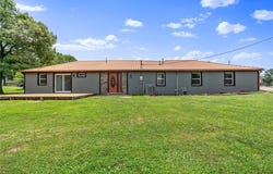 812 W Royle Street, Richmond, MO 64085