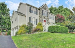 6013 Apple Harvest DR, Roanoke, VA 24012