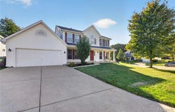 2 Summerfield Parkway Court, St Charles, MO 63304