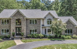 103 Champion Lane, Chagrin Falls, OH 44022
