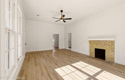 335 E College Avenue, Holly Springs, MS 38635