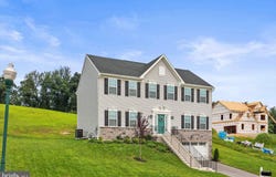 562 MONOCACY TRAIL, SPRING GROVE, PA 17362