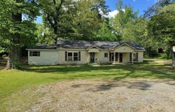 194 Ouachita 54, Camden, AR 71701