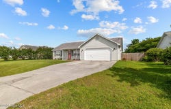 425 Dion Drive, Hubert, NC 28539