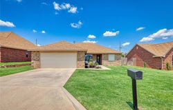 311 Ridgecrest Drive, Elk City, OK 73644