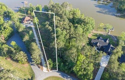 112 Long Point Rd, Hodges, SC 29653