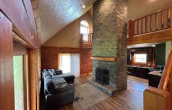2506 E Main St, Vermillion, SD 57069