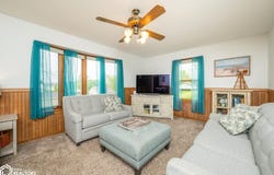 209 S Vine Avenue, Lacona, IA 50139