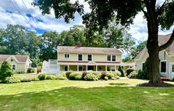 1 Wabun Road, Cape Elizabeth, ME 04107