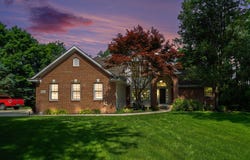 9503 Rolling Greens Drive, Pinckney, MI 48169