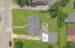 2513 Broadmoor Drive, Bryan, TX 77802