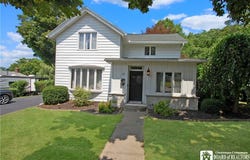 14 Robinson Street, Hanover, NY 14136