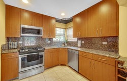 1424 DERBY Lane, Mundelein, IL 60060