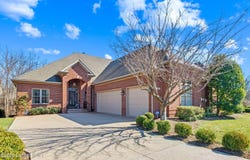 329 Lanai Ct, Louisville, KY 40245