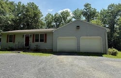 9155 N Loop Road, Slatington, PA 18080