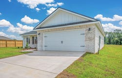 6011 Oak Hollow Way, Crestview, FL 32539