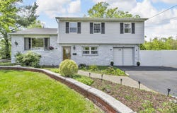 189 Edgewood Drive, Orangeburg, NY 10962