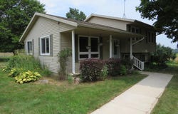 5190 W South County Line Road, Fowler, MI 48835
