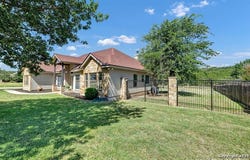 913 Long Mdw, Spring Branch, TX 78070
