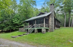 121 Nyce Road, Dingmans Ferry, PA 18328