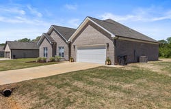 161 Spry Way, Killen, AL 35645