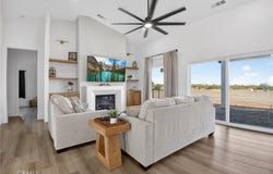 4084 Chevoit, Phelan, CA 92371