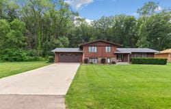 2073 Grand Detour, DIXON, IL 61021