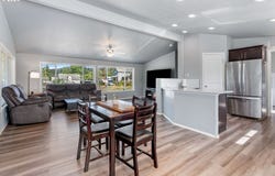 308 E HUMBOLDT St, Bingen, WA 98605