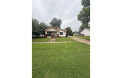 1522 S 9th Street, Chickasha, OK 73018