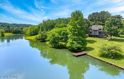 2092 Lakewood Drive, Loudon, TN 37774