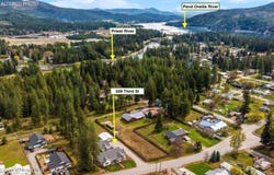 509 3rd St, Priest River, ID 83856