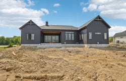 W279n6010 Serenity Dr, Sussex, WI 53089