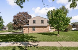 2006 Clover Court E, Champaign, IL 61821