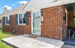 813 Overhill Dr, N Versailles, PA 15137