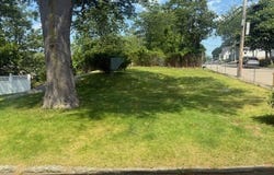 115 Town Hill St, Quincy, MA 02169