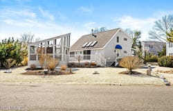 14 Buckingham Avenue, Harvey Cedars, NJ 08008