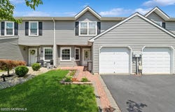 7 Sloop Sq, Freehold, NJ 07728