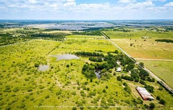444 Lcr 106 Road, Mount Calm, TX 76673