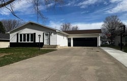 516  Mueller, Holstein, IA 51025