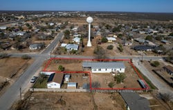 303 19th, Carrizo Springs, TX 78834