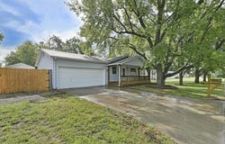 3 Park Ct, Valley Center, KS 67147