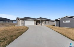 905 Tortuga Ave, Hartford, SD 57033