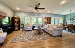 800 Oregon TRL, Boonville, MO 65233