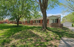 225 Maplemere Drive, Bowling Green, KY 42103
