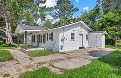 61 E Davis Ave, Lakeland, GA 31635